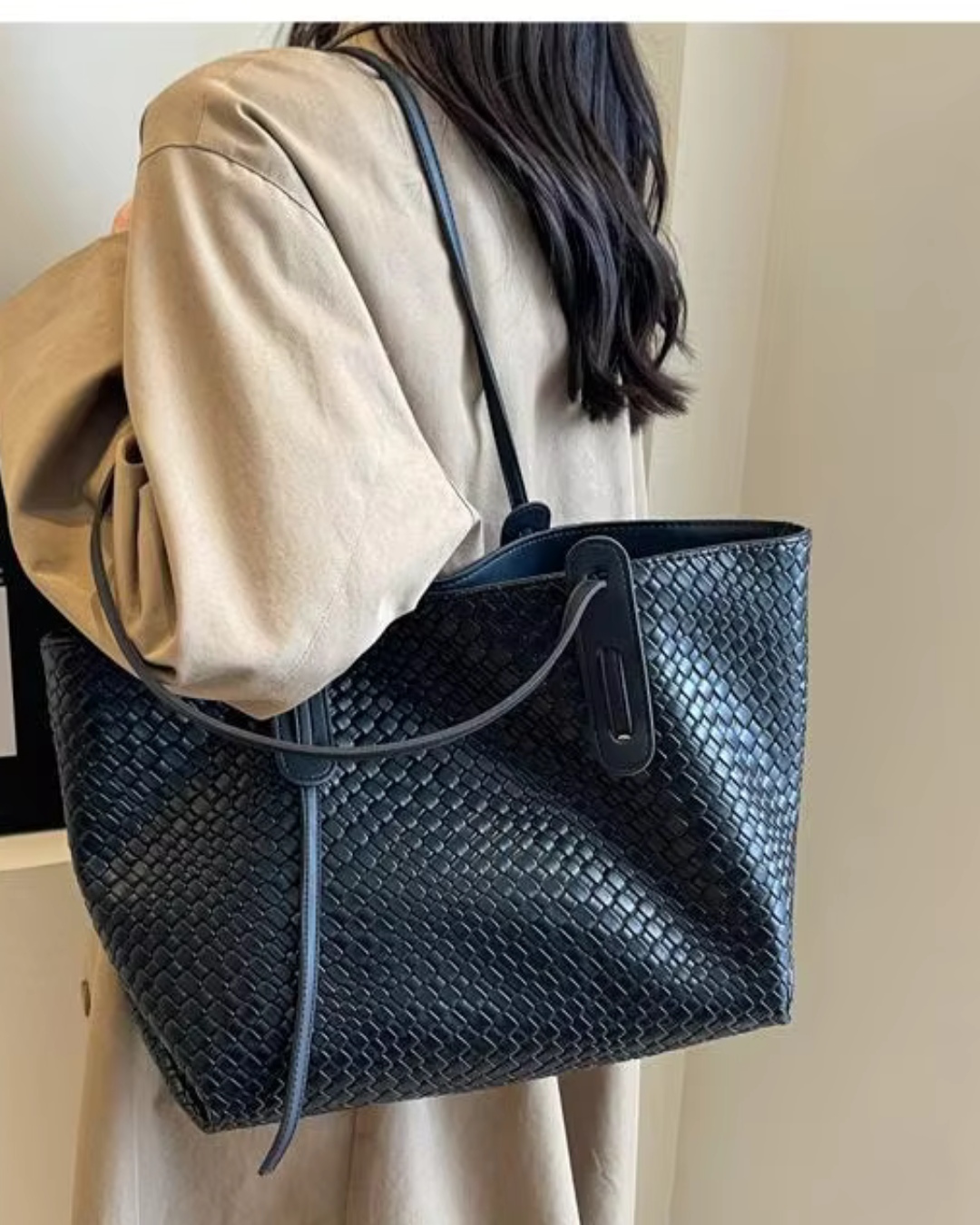 Cameron Tote worn on shoulder | Baby Bag by Remmii