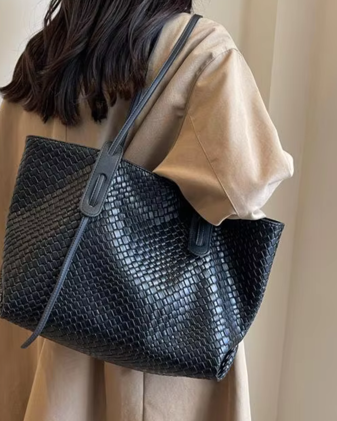 Cameron Tote worn on shoulder | Baby Bag by Remmii