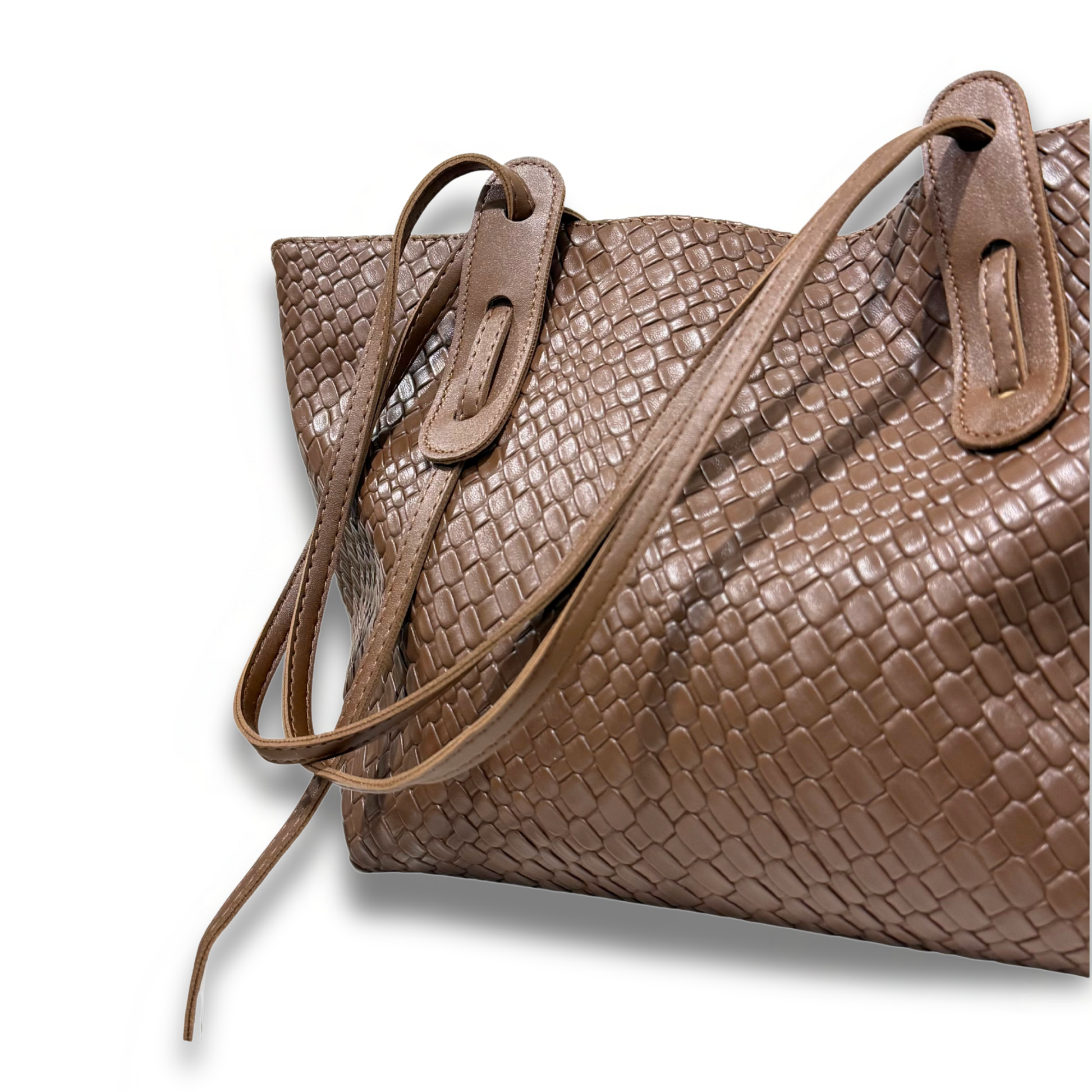 Cameron Tote front view | Baby Bag by Remmii
