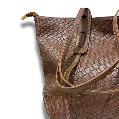 Cameron Tote material detail | Baby Bag by Remmii
