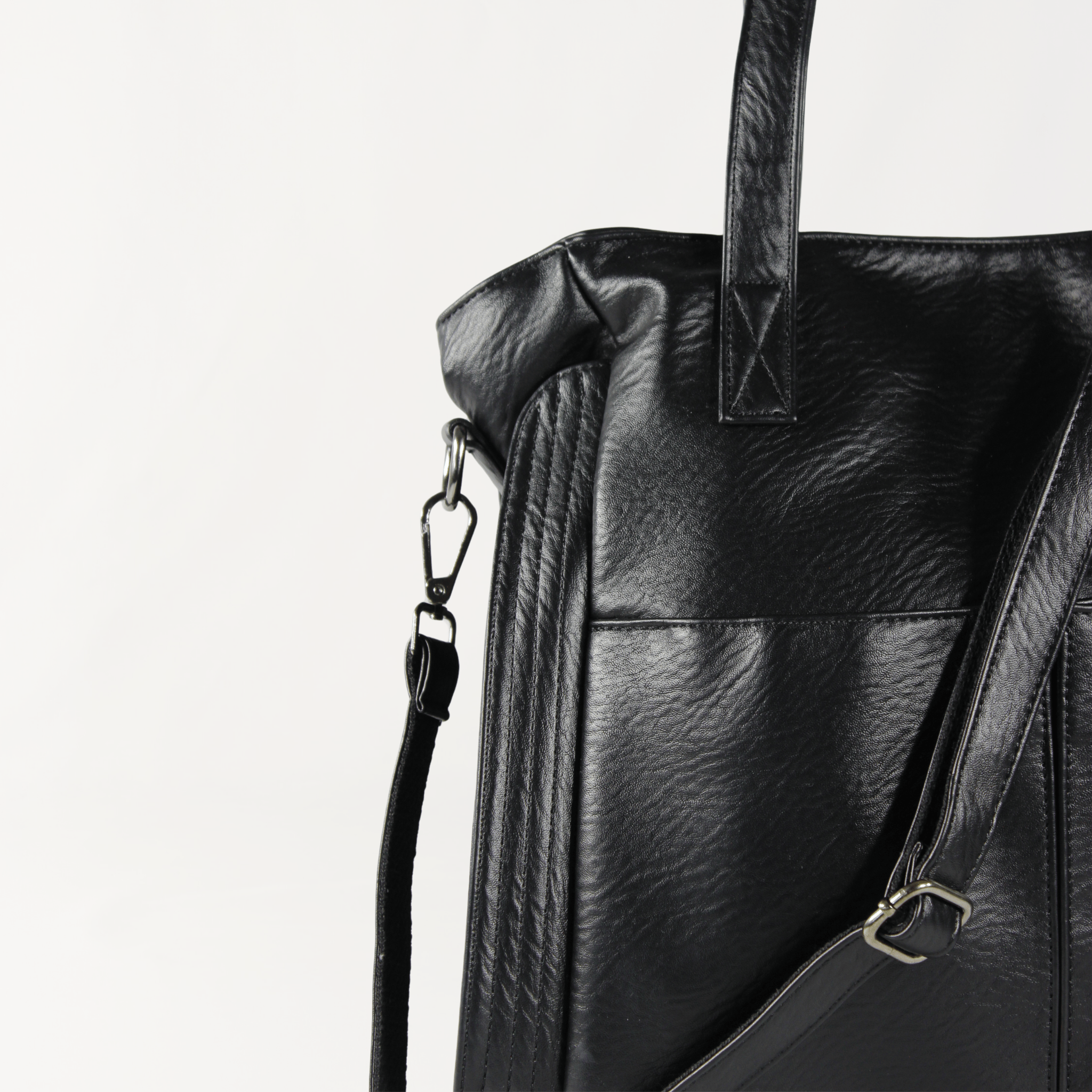 Remmii Harper Baby Tote in Black, Close Up